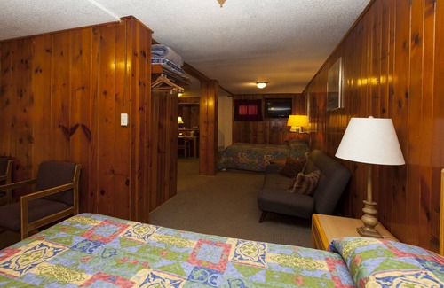Manitou Springs Hotel | Park Row Lodge