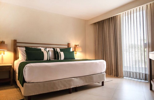Playa Guitarron Resort | Park Royal Beach Acapulco - All Inclusive
