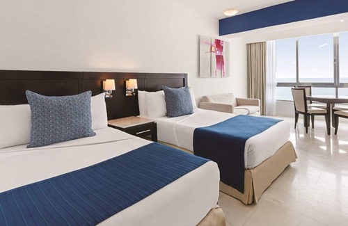 Marina Mazatlan Hotel | Park Royal Private Junior Suite with Gym & Pool