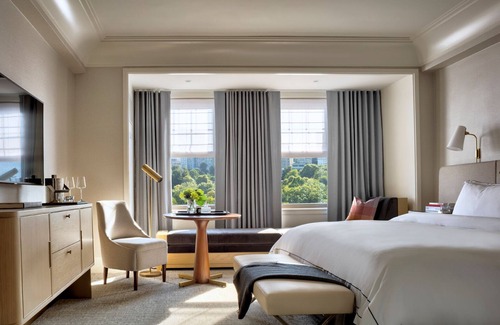 Bay Village Hotel | Park View King at The Newbury Boston!