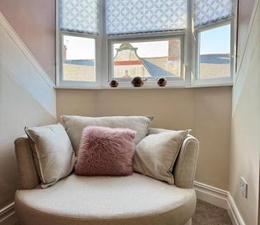 Whitley Bay Apartment | Park View Maisonette, Luxurious 3 bed holiday home