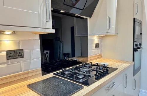 Whitley Bay Apartment | Park View Maisonette, Luxurious 3 bed holiday home