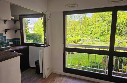 Hotel de Ville Apartment | Park view, relax and unwind! Near Paris center and Disneyland