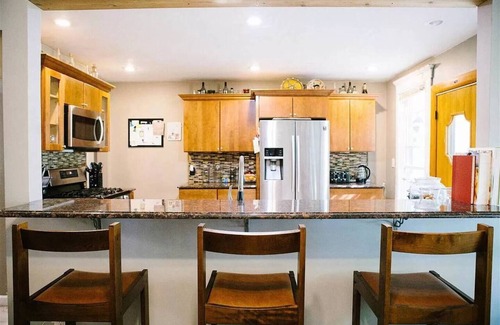 West Side House | Park Views - Private 4 bed/2 bath - 30 mins to NYC