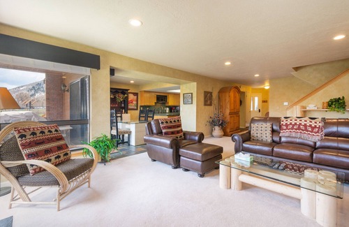 South Snyderville Basin House | Park West Town Home 3920: 5 Bedroom home sleeps 13, walk to the Cabriolet lift