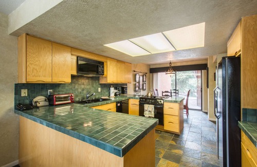 South Snyderville Basin House | Park West Town Home 3920: 5 Bedroom home sleeps 13, walk to the Cabriolet lift