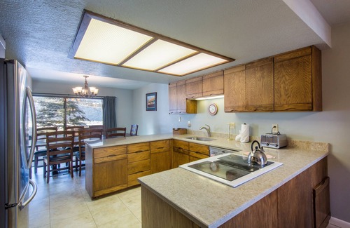 South Snyderville Basin House | Park West Town Home 3987: 5 Bedroom 3.5 Bath with Private Hot Tub