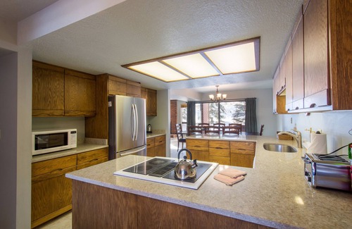 South Snyderville Basin House | Park West Town Home 3987: 5 Bedroom 3.5 Bath with Private Hot Tub