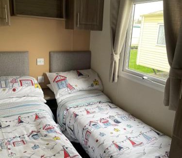 Great Yarmouth Resort | ParkDean Cherry tree holiday park Burgh castle