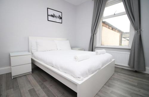 Adamsdown House | Parking | 2BR | Luxurious