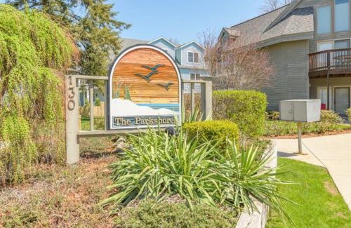 South Haven House | Parkshores 4 - community pool & steps to Lake MIchigan beaches!
