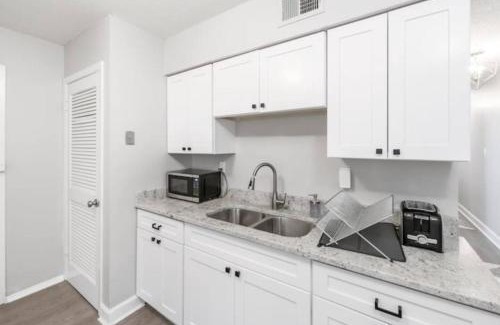 East Memphis House | Parkside & Broadview Memphis Comfort In City Ctr