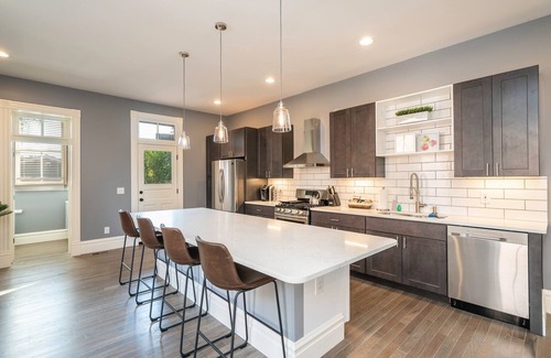St. Louis House | Parkside Comfort | JZ Vacation Rentals
