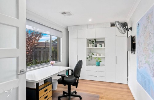 Mosman Park House | Parkside Family Home with Pool