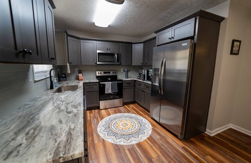 Mount Washington House | "Parkside Haven with Hot Tub Near Bourbon Trail & Louisville"