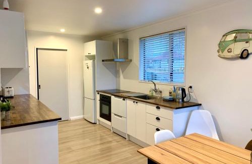 Lake Tekapo House | Parkside Holiday Home - Fully Fenced Garden