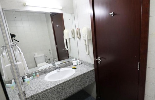 Discovery Gardens Apartment | Parkside Hotel Apartment