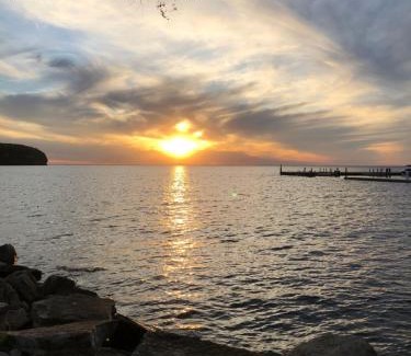 Ellison Bay Hotel | Parkside Inn