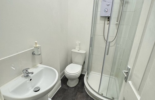 Cheetham Hill Hotel | Parkview Residence