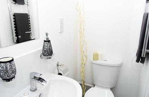 Cheetham Hill Hotel | Parkview Residence