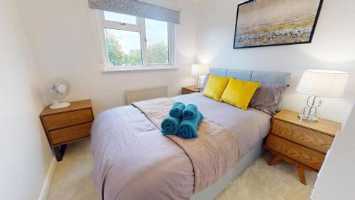 Langley Marish House | Parlaunt House - 3 bedroom with Free parking
