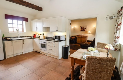 Pershore Cottage | PARLOUR BARN, romantic, luxury holiday cottage in Pershore