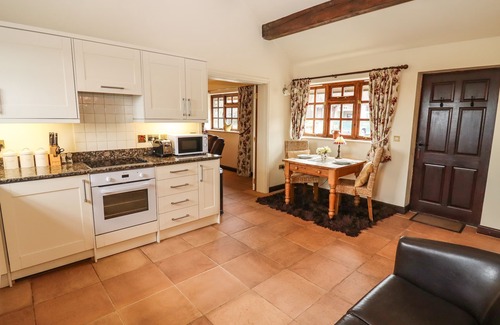 Pershore Cottage | PARLOUR BARN, romantic, luxury holiday cottage in Pershore
