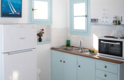 Piso Livadi Hotel | Paros Carmel