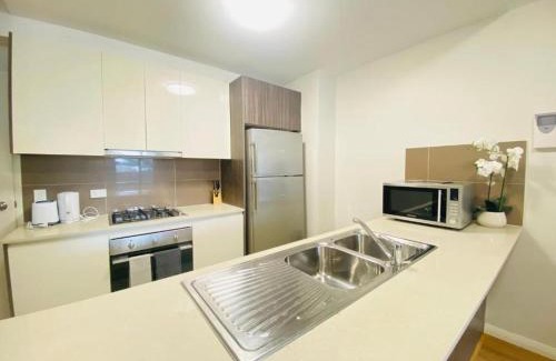 Parramatta CBD Apartment | Parramatta Adorable 3Br Apt ParkingBusShopping
