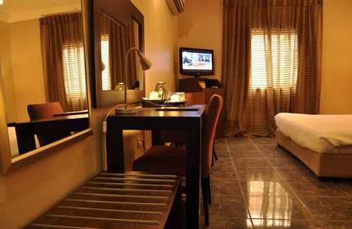 Gwarinpa Estate Hotel | Parris Royal Hotel and Suites Abuja