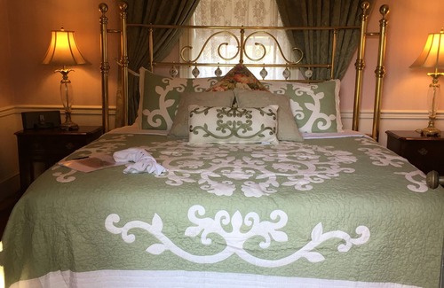St. Michaels Bed & Breakfast | Parsonage Inn