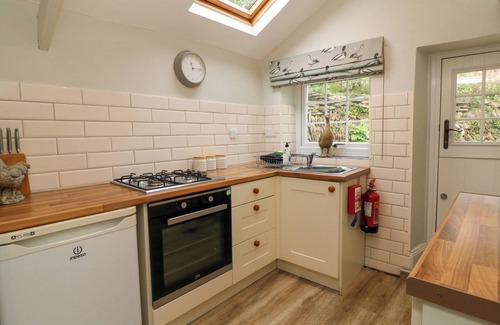 Watermouth Cottage | PARTRIDGE COTTAGE, pet friendly, with open fire in Ilfracombe