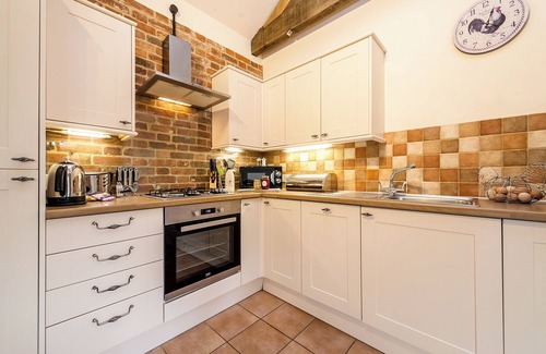 Beccles Cottage | PARTRIDGE, pet friendly, character holiday cottage in Wheatacre