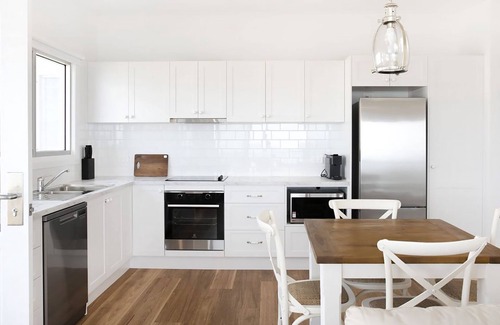Mollymook Beach House | Pas Beach House Apartment 2