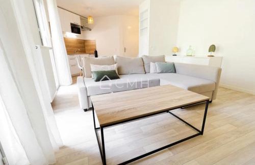 Fontenay-sous-Bois Apartment | Pascal’s Cosy Retreat