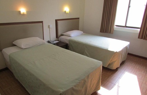 Queenstown Hotel | Pasir Panjang Inn