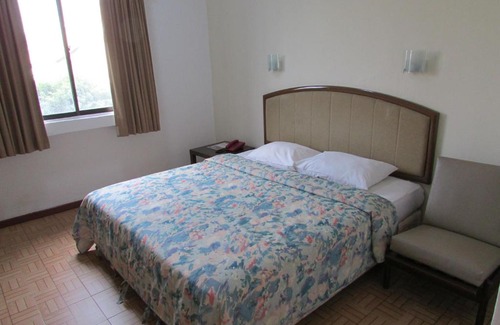 Queenstown Hotel | Pasir Panjang Inn