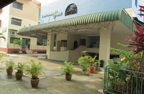 Queenstown Hotel | Pasir Panjang Inn