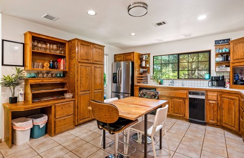 Atascadero House | Paso Wine Country Mid Century Modern Retreat!nn