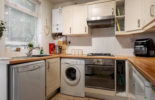 Liverpool House | Pass the Keys | 2 Bed Charming Home by Sefton Park, Liverpool