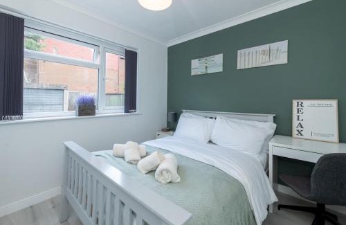 Winnersh Apartment | Pass the Keys 2BDR Peaceful Ground Floor Apartment Free Parking
