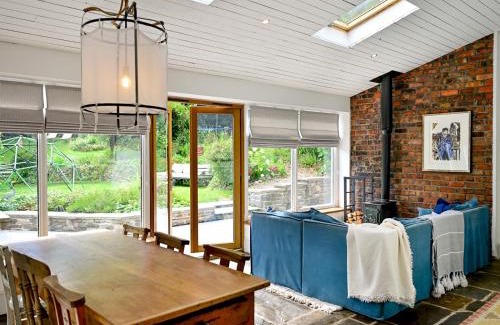 Radyr and Morganstown House | Pass the Keys 4-Bedroom Retreat in Radyr wLush Gardens Parking