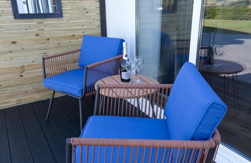 Rhosgoch House | Pass the Keys Adorable 1 bedroom Country Cottage couplessingles