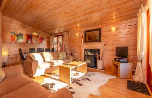 Bridgnorth House | Pass the Keys Astbury Falls Escape – A Tranquil Stay in Nature