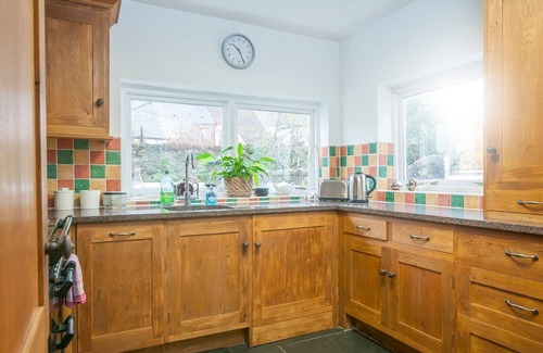 Victoria Park House | Pass the Keys | Beautiful Edwardian 2 Bedroom House with Parking