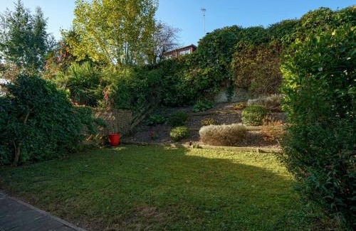 Belfast House | Pass the Keys Beautiful 3-Bed Riverside Townhouse w Parking