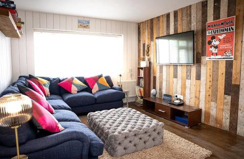 Camber House | Pass the Keys Beautiful Beach House in Camber