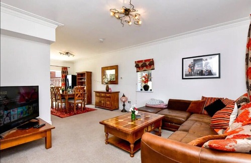 Barry House | Pass the Keys | Beautiful 4 Bedroom House with Sea Views and Parking