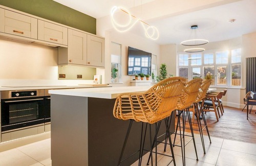 Borth House | Pass the Keys | Breathtaking holiday home packed with amenities