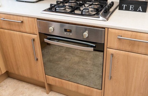 Hampton Wick Apartment | Pass the Keys | Bright spacious flat with free parking
